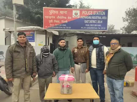 पटपड़गंज चोरी मामले में दिल्ली पुलिस ने आरोपी को किया गिरफ्तार, 75 लाख रुपए बरामद