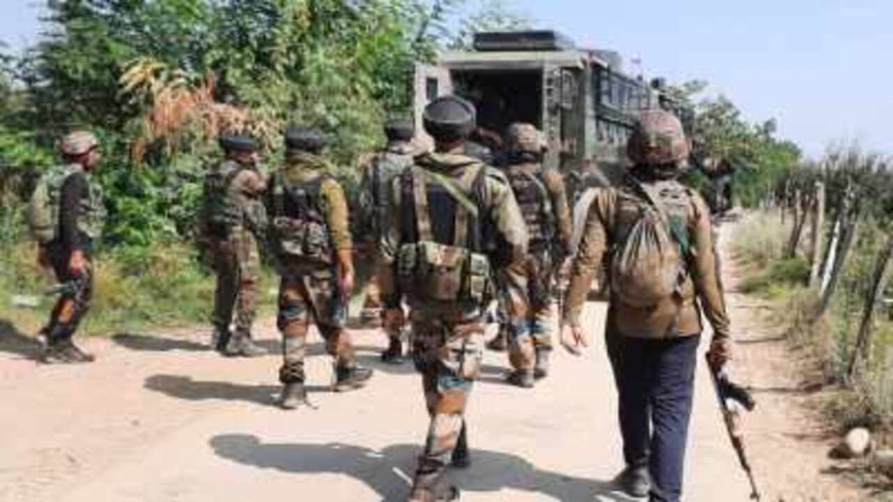 जम्मू-कश्मीर के बडगाम में ढेर आतंकी की पहचान एलईटी दहशतगर्द के तौर पर हुई
