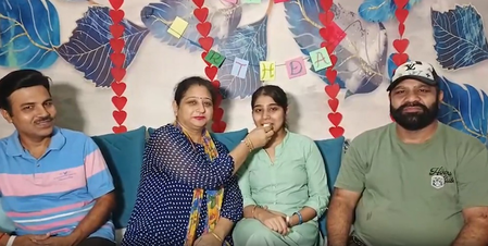पंजाब बीबीए टॉपर बनीं निहारिका, पिता बोले- बेटी ने गर्व से सिर ऊंचा किया