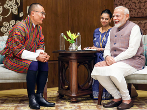 पीएम मोदी के नेतृत्व को 25 साल: भूटानी प्रधानमंत्री तोगबे ने 'बड़े भाई' को बताया 'विष्णु अवतार'