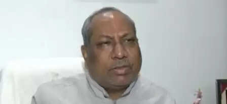 कांग्रेस अपने काम से मतलब रखे, हर चीज में टांग न अड़ाए: संजय निषाद