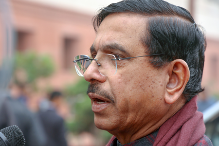 बैलेट पेपर पर वापसी कर्नाटक सरकार के टेक्नोलॉजी-विरोधी नजरिए को दिखाता है : प्रल्हाद जोशी