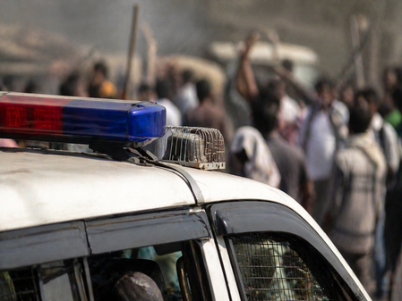 बिहार: अतिक्रमण विरोधी अभियान हिंसक हुआ, भीड़ ने पुलिस पर हमला किया