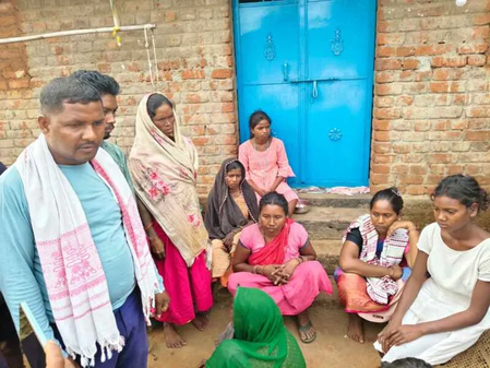 झारखंड : गिरिडीह में घर में घुसकर युवक की हत्या, महिला गंभीर रूप से घायल