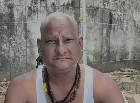राजस्थान : पंचायत से वेतन वसूली के लिए अनोखा विरोध, भाई ने मुंडवाया सिर