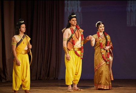 श्रीराम के स्वागत में मास्को तैयार, रामायण के पात्रों के वस्त्र दिल्ली के चांदनी चौक से खरीदकर ले गए रूस