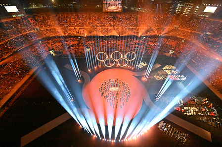 छेन यिछिन ने मिलान शीतकालीन ओलंपिक के उद्घाटन समारोह में भाग लिया