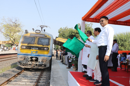गुजरात के औद्योगिक क्षेत्र में सफर होगा आसान, चांदखेड़ा रोड पर नई ट्रेन के ठहराव को मिली मंजूरी