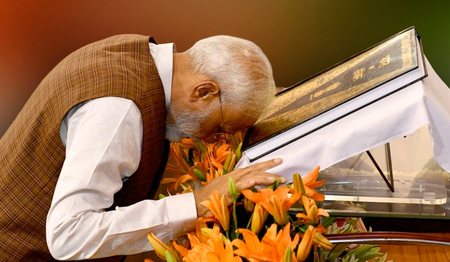 26 मई 2014: जब पीएम मोदी ने संभाली थी देश की कमान, भारतीय राजनीति में शुरू हुआ था नया अध्याय