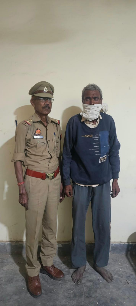 ग्रेटर नोएडा में बड़े भाई की फावड़े से हत्या, आरोपी छोटा भाई गिरफ्तार; वारदात में इस्तेमाल फावड़ा बरामद