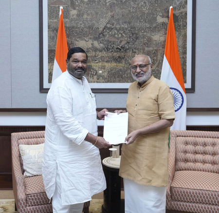 बीजेडी को बड़ा झटका, राज्यसभा सांसद देबाशीष सामंतराय ने पार्टी और पद से दिया इस्तीफा