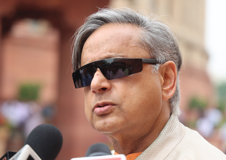 'मुझे आप पर गर्व है', धर्मेंद्र प्रधान के इस्तीफे पर थरूर ने जेन-जी को दिया खास संदेश