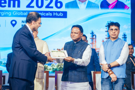 सीएम माझी ने 'इंडिया केम 2026' में ओडिशा को उभरते हुए केमिकल हब के रूप में पेश किया