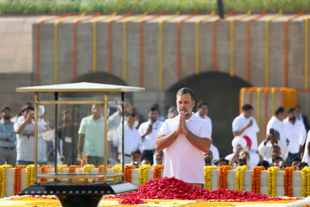 'सत्य, अहिंसा और निर्भयता, यही बापू की सबसे बड़ी विरासत', गांधी जयंती पर राहुल गांधी ने दी श्रद्धांजलि