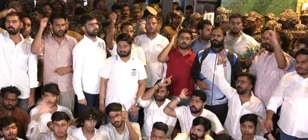 दिल्ली में प्रदर्शन : इंडियन यूथ कांग्रेस के प्रदर्शनकारियों को पुलिस ने किया डिटेन; ट्रैफिक एडवाइजरी भी जारी