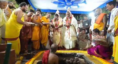 तेलंगाना: उग्र श्री लक्ष्मी नरसिम्हा स्वामी मंदिर के विकास के लिए 200 करोड़ मंजूर, उपमुख्यमंत्री भट्टी विक्रमार्क ने किया भूमि पूजन