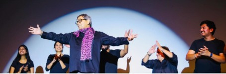 छात्रों के सरप्राइज 'ओम शांति ओम' गाने पर जमकर नाचे सुभाष घई