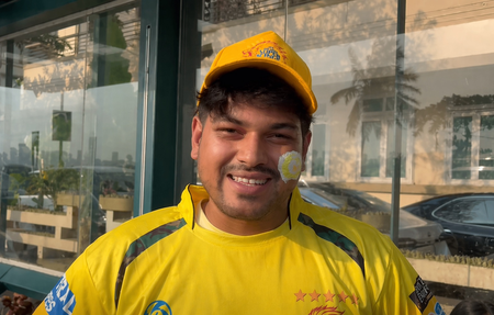 आईपीएल 2026: एमआई-सीएसके का मैच देखने वानखेड़े स्टेडियम पहुंचे फैंस, धोनी की कमी खली