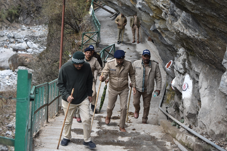 यमुनोत्री धाम यात्रा से पहले तैयारियों की समीक्षा, स्वच्छता और यातायात व्यवस्था को लेकर कड़े निर्देश