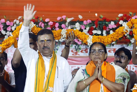 सीएम सुवेंदु अधिकारी ने 2021 बंगाल चुनाव के दौरान पैर की चोट को लेकर ममता बनर्जी को घेरा