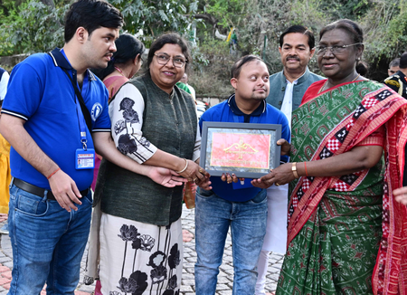राष्ट्रपति भवन में ‘पर्पल फेस्ट’ का आयोजन, 8000 से अधिक दिव्यांगजनों ने किया अमृत उद्यान का दौरा