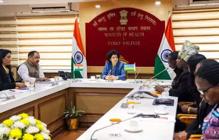 भारत में सर्वाइकल कैंसर से लड़ाई के लिए एचपीवी टीकाकरण और डीएनए आधारित जांच अहम: सरकार