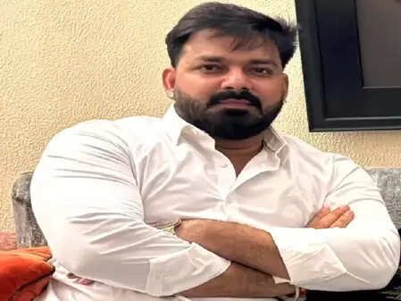 'तुमने 500 जिंदगी खराब की है', पवन सिंह का खेसारी लाल यादव पर पलटवार