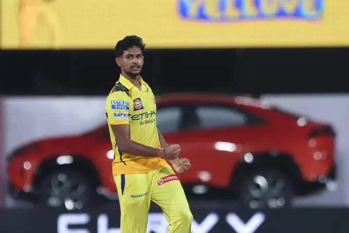 चेन्नई सुपर किंग्स के 5 दांव पडे उनको ही भारी, महेंद्र सिंह धोनी का प्लान यूं हुआ बैकफायर, हो गया पुरा बंटाधार