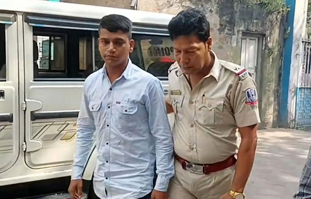 पश्चिम बंगाल : फर्जी पुलिस आईडी कार्ड का इस्तेमाल कर ट्रैफिक कर्मियों को धमकाने वाला गिरफ्तार