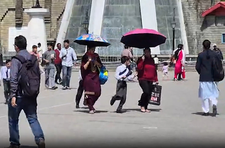 हिमाचल: शिमला का अचानक बदलता मौसम, गर्मी से परेशान हुए टूरिस्ट और निवासी