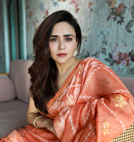 पर्सनल लाइफ पर अफवाह फैलाने वालों पर अमृता खानविलकर हुईं सख्त, कानूनी कार्रवाई की चेतावनी