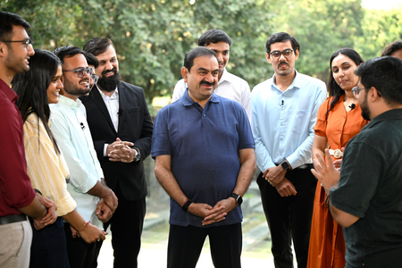 शरद पूर्णिमा पर गौतम अदाणी ने अदाणी विद्या मंदिर के पूर्व छात्रों से मुलाकात की, कहा- शिक्षा सशक्त बनाती है