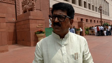 राहुल गांधी के बयान पर लोकसभा में हंगामा, दिल्ली पुलिस की कार्रवाई पर विपक्ष ने मांगा जवाब