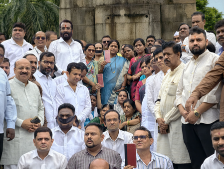 सुनेत्रा पवार को 'गूंगी गुड़िया' कहने पर एनसीपी उग्र, कांग्रेस के सामने रखी माफी की मांग