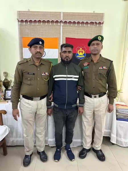 असम और त्रिपुरा में बांग्लादेशी जिहादी आतंकी संगठन से जुड़े 11 आरोपी गिरफ्तार