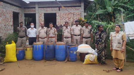 दक्षिण त्रिपुरा: जमीन के अंदर छिपा रखा था दो क्विंटल गांजा, पुलिस ने किया बरामद