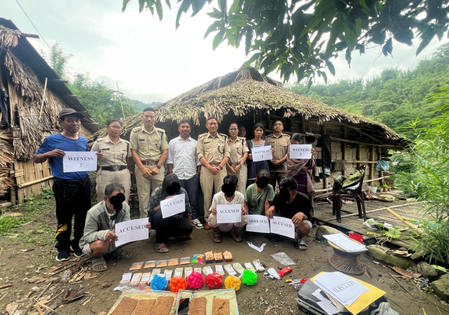 अरुणाचल प्रदेश: लोंगडिंग जिले में पुलिस की बड़ी कार्रवाई, ड्रग्स और 5.93 लाख रुपए बरामद, पांच गिरफ्तार