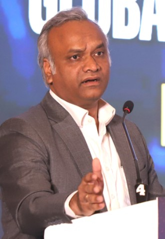 कर्नाटक में कांग्रेस विधायकों की विदेश दौरे पर प्रियांक खड़गे की सफाई, बोले-निजी यात्रा के लिए अनुमति जरूरी नहीं