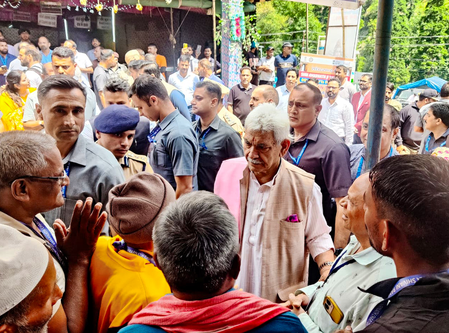 जम्मू-कश्मीर के उपराज्यपाल ने वैष्णो देवी मंदिर बोर्ड की बैठक में चढ़ावे और दान प्रबंधन की समीक्षा की