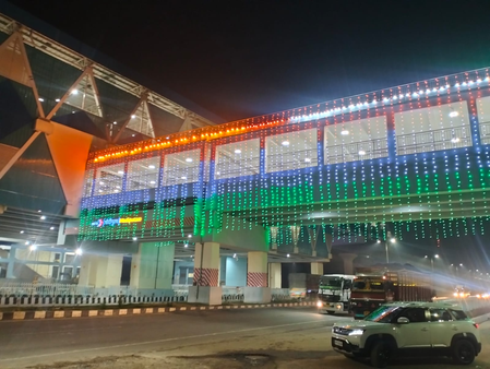 गणतंत्र दिवस पर तिरंगे की रोशनी में नहाए नमो भारत स्टेशन, ट्रेनों में गूंजी ‘वंदे मातरम्’ की धुन