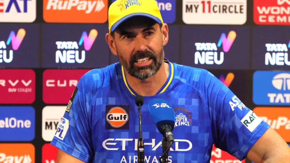 CSK के खराब प्रदर्शन के बाद टूटा कोच स्टीफन फ्लेमिंग का सब्र का बांध, खुलकर लगाई धोनी सहित पुरी टीम को लताड