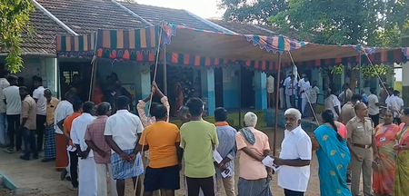 बंगाल में 11 बजे तक मतदान प्रतिशत 41 फीसदी के पार पहुंचा, तमिलनाडु में 37.56 प्रतिशत मत पड़े