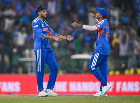 टी20 वर्ल्ड कप: 'यह मत भूलिए उन्होंने आपके लिए क्या किया है', अक्षर पटेल को नजरअंदाज किए जाने से नाखुश अश्विन