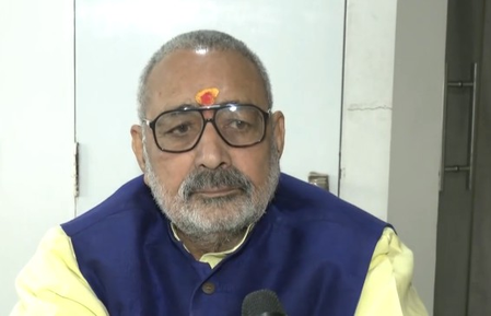 राहुल गांधी, मल्लिकार्जुन खड़गे और अखिलेश यादव कर रहे वोट बैंक की राजनीति: गिरिराज सिंह