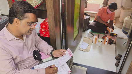 गुजरात: दीपावली से पहले खाद्य कारोबारियों के लिए रैपिड टेस्ट किट अनिवार्य, मिलावट रोकने के लिए लिया गया फैसला