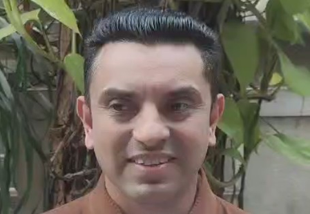 एआई समिट में यूथ कांग्रेस के कार्यकर्ताओं का शर्टलेस प्रदर्शन उचित नहीं था: तहसीन पूनावाला