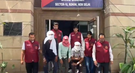 दिल्ली: नांगलोई में गैर-कानूनी एलपीजी रिफिलिंग रैकेट का भंडाफोड़; 96 सिलेंडर जब्त, 3 गिरफ्तार