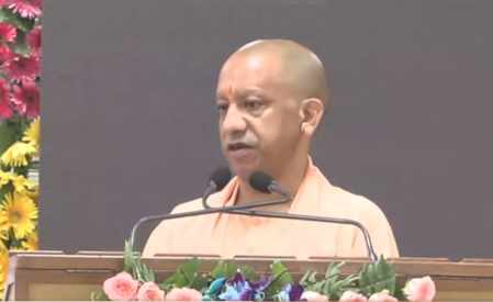 जीरो कमीशन पर चलेगी भारत टैक्सी, चालक को पांच लाख की सामाजिक सुरक्षा : सीएम योगी