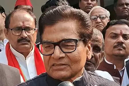 मनरेगा पर रामगोपाल ने सरकार को घेरा, बोले, 'महात्मा गांधी से भाजपा को क्यों परेशानी?'