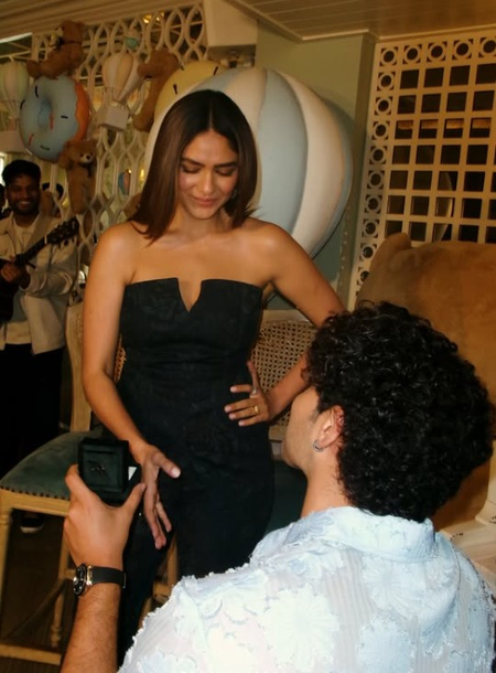 टेडी डे पर सिद्धांत ने मृणाल को दिया खास तोहफा, शेयर की तस्वीरें